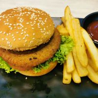 Pepper burger at Greendot 绿一点 - Westgate in West Singapore