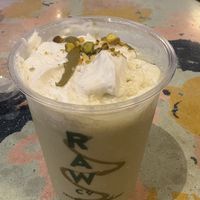 Pésimo, no lo pidan, no sabe ni a helado ni a pistacho, le doy un 0 . Debe de haber pasado algo en la preparación o algo porque lo promueven como la gran maravilla y que va …   at Raw Co. Juicery and Food in Escazu