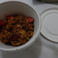 apple-strawberry crumble as takeaway at Temictli - Hipodromo in Mexico City