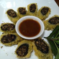 Fried seaweed rolls at Aummee in Hanoi