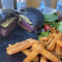 Vegan burger at Crop in Crete