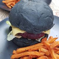 Vegan burger at Crop in Crete