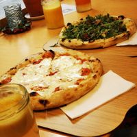 Vegeterian Pizza Margherita at Unter Freunden in Heidelberg