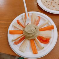 Hummus con verdura fresca at Vega Food in Rome