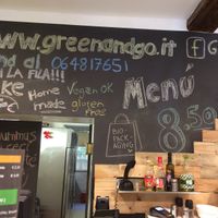 Excellent variety of ingredients to choose from, vegetarians and vegans have tremendous options. In fact the veg food exceeds the few non veg options. TThe juices are fresh & tasty at Green and Go in Rome