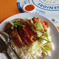I choose the Thai sauce chicken rice, the taste is sweet and sour. If more spicy would be better. But their chicken rice chili is spicy for me 😋 at 33 Vegetarian in Northeast Singapore