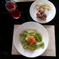 Salada e entradinha at Libre in Pelotas