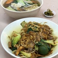 Fried kway Teow and hor fun  at Ju Fu Yuan Vegetarian Delight 聚福缘素食 - Eunos in Central Singapore