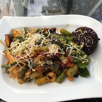 Ich war zum wiederholten Mal hier. Vielleicht das 5. oder 6. Mal in ca 3 oder 4 Jahren. Es war wie immer sehr lecker! Heute das Saison-Gericht mit Grünem Spargel   at Velvet Leaf in Berlin