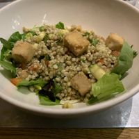 Tofu salad at Teresa Carles Cocina Vegetariana in Barcelona