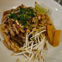 Pad thai at Teresa Carles Cocina Vegetariana in Barcelona