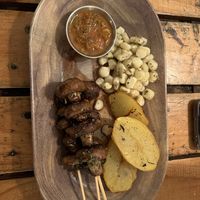 Cogumelo, batatas e milho com molho delicioso e apimentado  at El Jardín de Jazmín in Lima