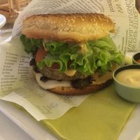vegan burger at Universo Vegano in Florence