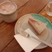 Hot chocolate (super cocoa) with chocolate cake at Naspolya Nassolda in Budapest