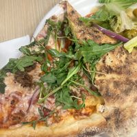 Vegan pizza and salad #Veganuary at Amici's East Coast Pizzeria in Vacaville