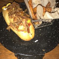 Sus hotdogs son muy ricos  at U.to.pi.a in Mexico City