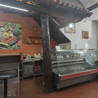 Inside at Salpicos Verdes in Porto