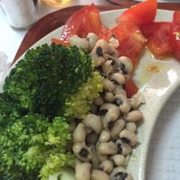 side salad at Salpicos Verdes in Porto