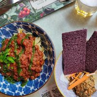 Pasta en voorgerecht (zeewier tartare) at Le Botaniste in Ghent