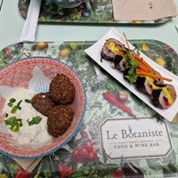 The hemp balls and sushi rolls at Le Botaniste in Ghent