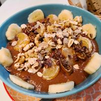 Choco-smoothie bowl at nimmersatt in Vienna
