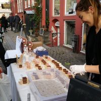 5th Anniversary 1000 Free Cakes at simpleRAW in Copenhagen