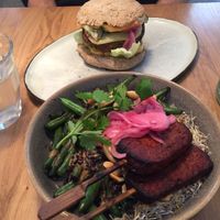 Tempeh bowl and burger at simpleRAW in Copenhagen