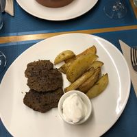 Seitan + patatas w vegan aioli at Fang i Aram in Menorca