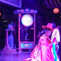 Great entertainment! at SanChon Korean Temple Cooking - 산촌 사찰음식전문점 in Seoul