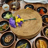 #Veganuary at SanChon Korean Temple Cooking - 산촌 사찰음식전문점 in Seoul