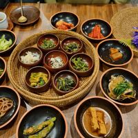 #Veganuary at SanChon Korean Temple Cooking - 산촌 사찰음식전문점 in Seoul