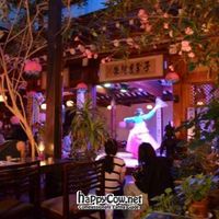 Dance show at SanChon Korean Temple Cooking - 산촌 사찰음식전문점 in Seoul