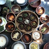 Great variety .. at SanChon Korean Temple Cooking - 산촌 사찰음식전문점 in Seoul