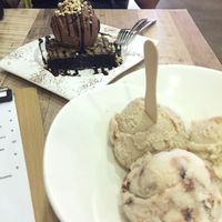 Brownie and ice cream at Brownice Italian Bistro in East Singapore