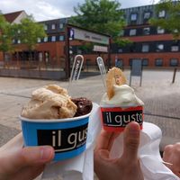 Vegan hazelnut and chocolate on the left (not vegan on the right) at Il Gusto in Odense