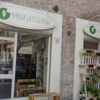 Front window and entrance. at Mangia la Foglia Bio  in Parma