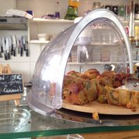 gluten-free & vegan caramelized kiwi cake at Le Bichat in Paris