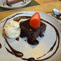 Vegan brownie at BodhiGreen Vegetariano in Alicante