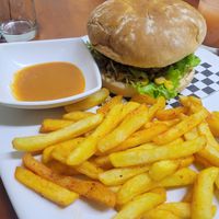 hamburguesa casera at El Vegano Andante in Medellin