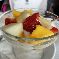 Yogur con fruta   at La Frontera in Fisterra