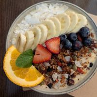 Mango smoothie bowl at Veggie Vie in Adelaide