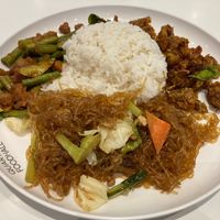Rice with three side dishes /95 baht   at Walee - EM Quartier in Bangkok