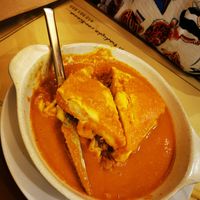 Curry Franceshina at Francesinhas Al Forno da Baixa in Porto