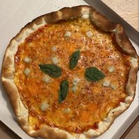 Vegan Gorgonzola pizza at Francesinhas Al Forno da Baixa in Porto