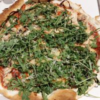 Vegan pizza at Francesinhas Al Forno da Baixa in Porto