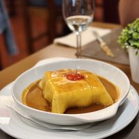 Francesinha vegana de seitán, chorizo y setas.   at Francesinhas Al Forno da Baixa in Porto