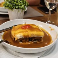 Francesinha vegana de seitán, chorizo y setas.   at Francesinhas Al Forno da Baixa in Porto