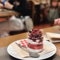 Cheescake vegana de frutos rojos  at Francesinhas Al Forno da Baixa in Porto