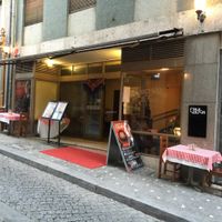 outside  at Francesinhas Al Forno da Baixa in Porto