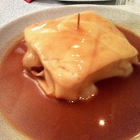 Tofu francesinha, only the filling differs at Francesinhas Al Forno da Baixa in Porto